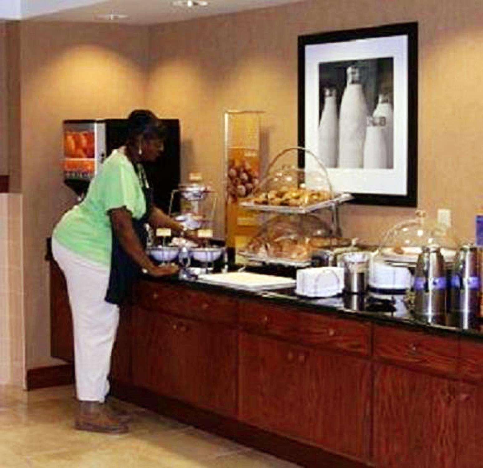 Hampton Inn & Suites Bloomington-Normal Restaurante foto